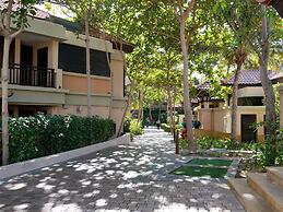 Oceanfront 2BR Apartment With Sea Views