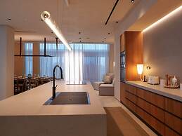 High End 4BR Penthouse With Private Pool and Skyline Views