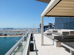 High End 4BR Penthouse With Private Pool and Skyline Views