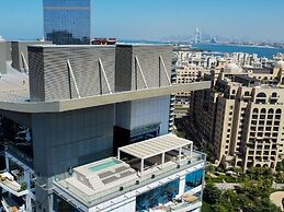 High End 4BR Penthouse With Private Pool and Skyline Views