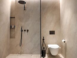 High End 4BR Penthouse With Private Pool and Skyline Views
