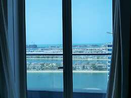 High End 4BR Penthouse With Private Pool and Skyline Views
