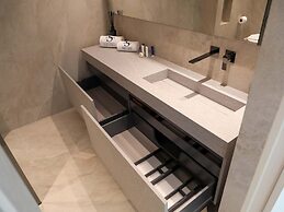 High End 4BR Penthouse With Private Pool and Skyline Views