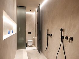 High End 4BR Penthouse With Private Pool and Skyline Views