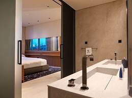 High End 4BR Penthouse With Private Pool and Skyline Views