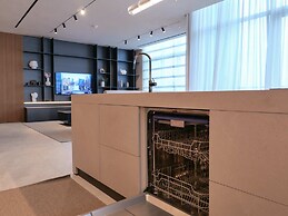 High End 4BR Penthouse With Private Pool and Skyline Views