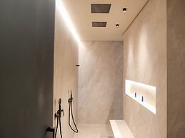 High End 4BR Penthouse With Private Pool and Skyline Views