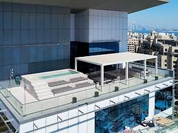 High End 4BR Penthouse With Private Pool and Skyline Views