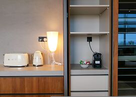 High End 4BR Penthouse With Private Pool and Skyline Views