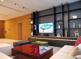 High End 4BR Penthouse With Private Pool and Skyline Views