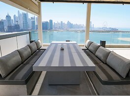 High End 4BR Penthouse With Private Pool and Skyline Views