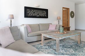 16 Centeanes Fabulous Location Just Short Walk t