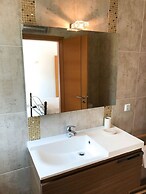 16 Centeanes Fabulous Location Just Short Walk t