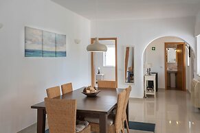 16 Centeanes Fabulous Location Just Short Walk t