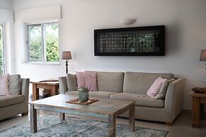 16 Centeanes Fabulous Location Just Short Walk t