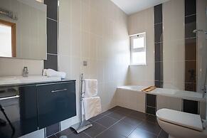 16 Centeanes Fabulous Location Just Short Walk t