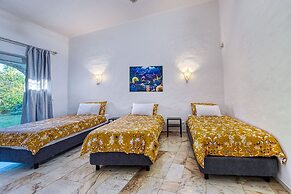 Golfinhos Magnificent Spacious 5 Bedroom Villa