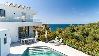 Villa Centeanes Luxury Villa Enviable Position s