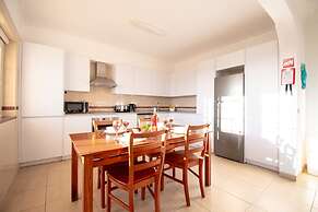 10 Marinha Two Bed Apt At Award Wining Beach