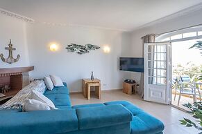 10 Marinha Two Bed Apt At Award Wining Beach