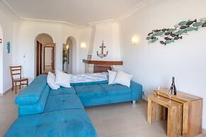 10 Marinha Two Bed Apt At Award Wining Beach