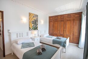 10 Marinha Two Bed Apt At Award Wining Beach
