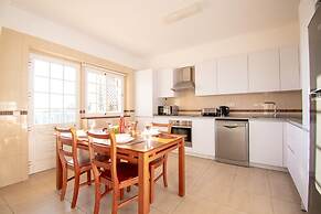 10 Marinha Two Bed Apt At Award Wining Beach