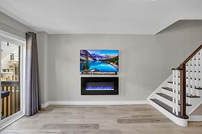 Stylish Mississauga Lower Unit BBQ Yard Paradise