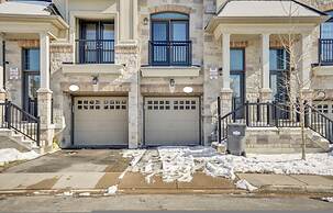 Stylish Mississauga Lower Unit BBQ Yard Paradise