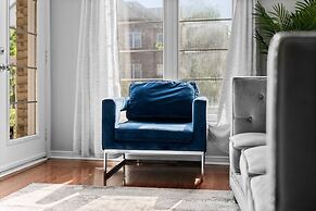 Contemporary 3BR Townhouse in Ajax Cozy Central