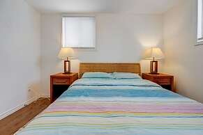 Comfortable Whitby 2 Bedroom Lower Suite