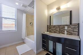 Modern 1BR Getaway Walk to Niagara Falls