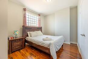 Modern 1BR Getaway Walk to Niagara Falls