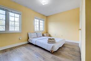 Brampton Retreat Quiet 2BR Residential Area