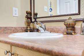 Brampton Retreat Quiet 2BR Residential Area