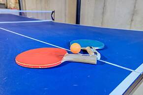 Brampton Retreat Quiet 2BR Residential Area