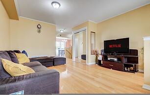 Brampton Retreat Quiet 2BR Residential Area