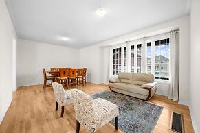 Prime Peterborough 5BR Newly Renovated Home