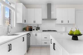 Prime Peterborough 5BR Newly Renovated Home