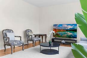 Prime Peterborough 5BR Newly Renovated Home