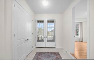 Prime Peterborough 5BR Newly Renovated Home