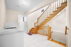 Chic 2BR House Newly Renovated Central Spot