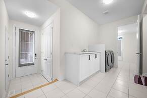 Chic 2BR House Newly Renovated Central Spot