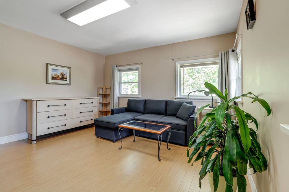 Charming 3BR Home in Quiet Kitchener Neighborhood