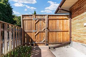 Charming 3BR Home in Quiet Kitchener Neighborhood