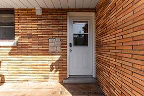Charming 3BR Home in Quiet Kitchener Neighborhood