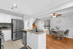 Chic 2BR House Newly Renovated Central Spot
