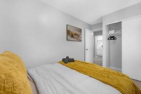 Chic 2BR House Newly Renovated Central Spot