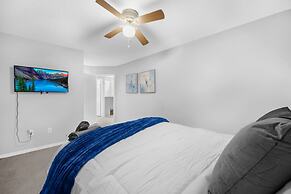 Chic 2BR House Newly Renovated Central Spot