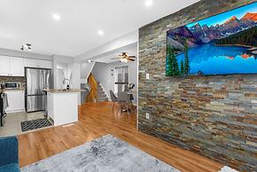 Chic 2BR House Newly Renovated Central Spot